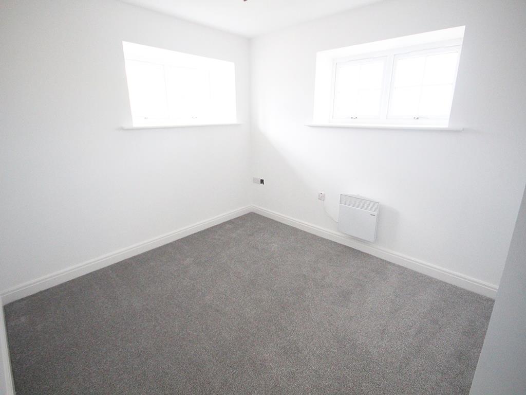 2 bedroom apartment To Let in Earby - IMG_5096.jpg